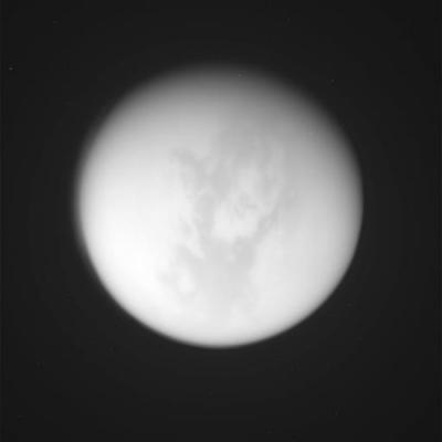 Cassini fotografía el Kraken Mare, de Titán